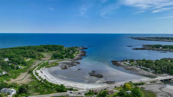 Cape Neddick Coastal Hideaway